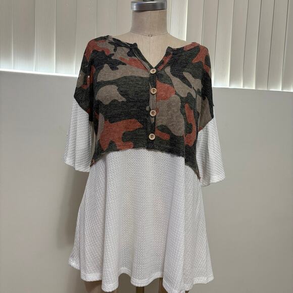 NWT HOPELY Boutique White Camo Women's Button Front Relaxed Fit  Blouse Medium - Picture 1 of 5